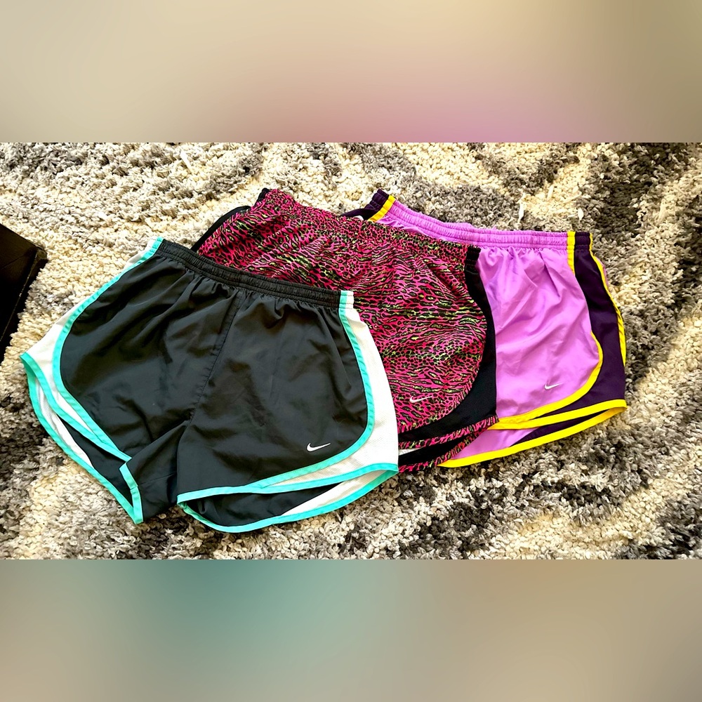 3 Pair Nike Shorts Size Médium